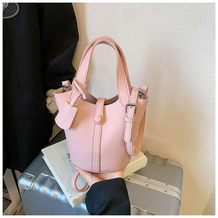 Hot Selling Fresh Sweet Fashion Handheld Bucket For Women New Simple Casual Shoulder Trendy Basket Bag Designer Bags