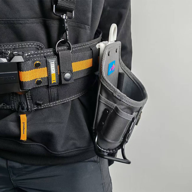 Hang up the special waist bag for carpenters quickly