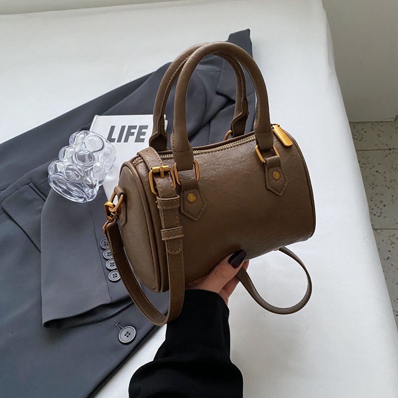 bag 2025 Autumn New Women s Shoulder Bag women s Niche New Retro Shoulder Bag Autumn New Designer Bag Versatile Commuting Bag Women s Crossbody Bag