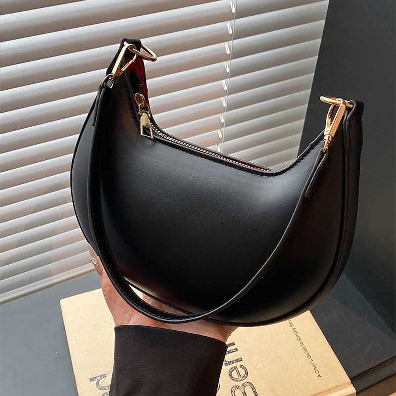 High-quality Texture Handbag French Elegant Shoulder Bags Light Simple Crescent Bags Solid Versatile Casual Underarm Bags Z250812