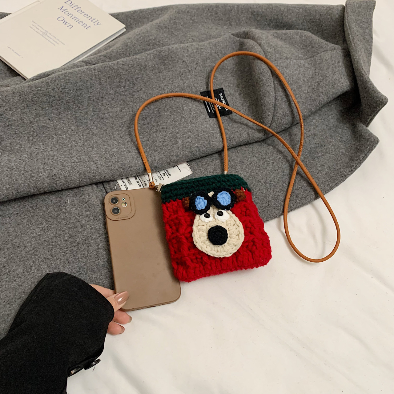 2025 autumn new shoulder bag niche design mini cartoon cute elegant versatile coin wallet women's card bag designer bag