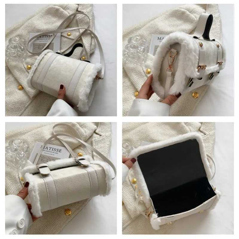 New Winter Women Crossbody Shoulder Bag Lamb Plush Velvet Bag Lady Small Square Handbag PU Leather and Soft Plush Messenger Bag Z250812