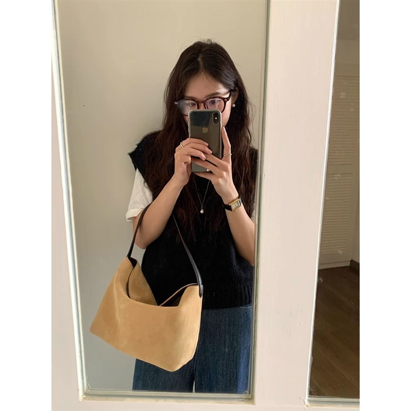 2025 Autumn New Shoulder Bag Autumn Handbag Popular New Trend Niche Retro Suede Crossbody Bag bag Autumn New Designer Bag