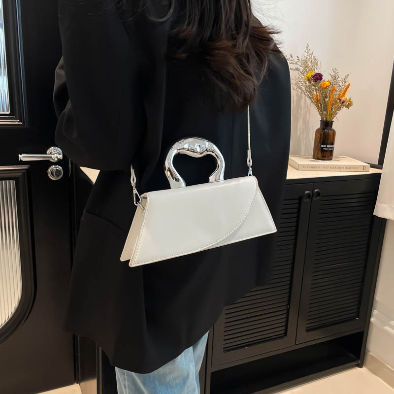 Design Handbag for Women Spring Summer New Trapezoidal Small Square Stylish Single Shoulder Fashion Commuter Bag