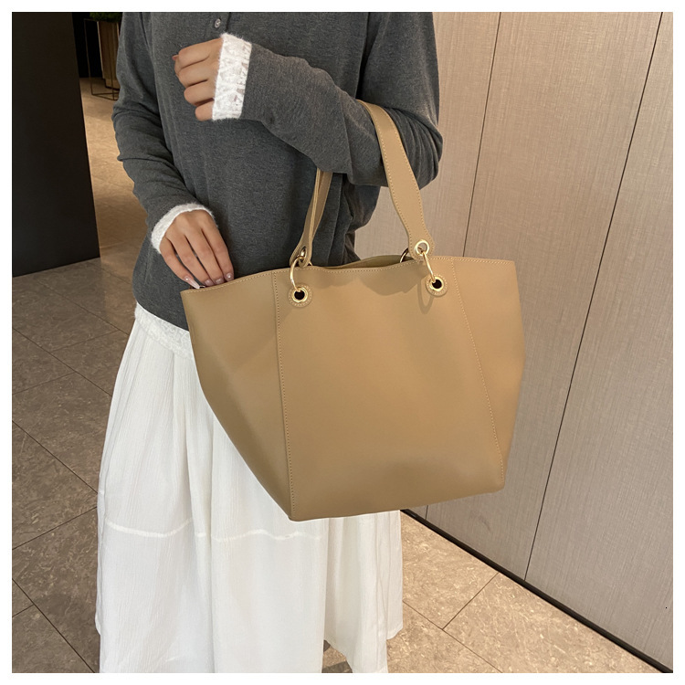 2025 New Free Shipping Women's Designer Handbag European And American Retro Women's High-quality Bucket Bag Shoulder Bag High-end Dinner Bag