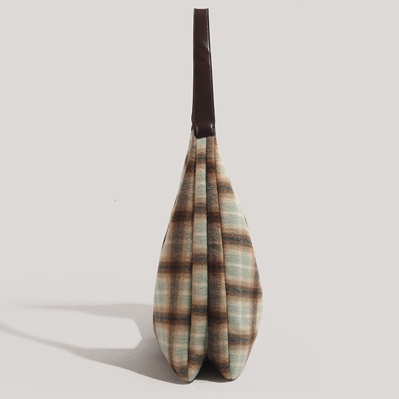 High-end Large Capacity New Autumn Winter Fashion Wool Plaid Shoulder Commuter Tote Bag for Women