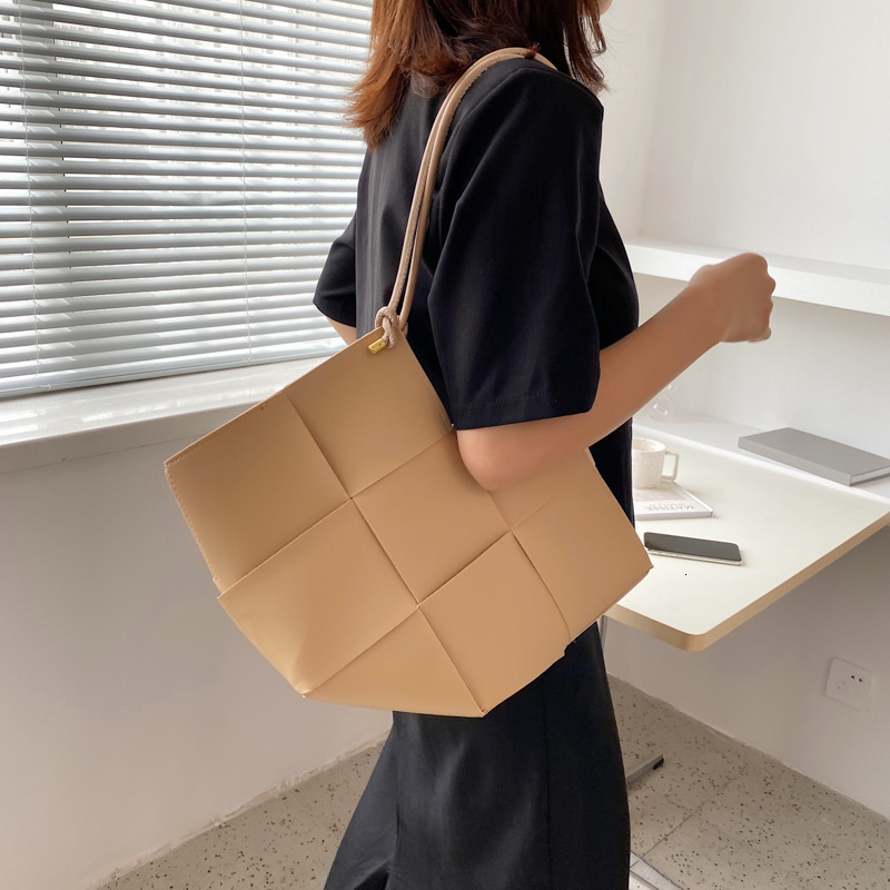 Capacity for Women Summer New Fashion Stylish Handbag Solid Color Single Shoulder Large Bag ddmymarket