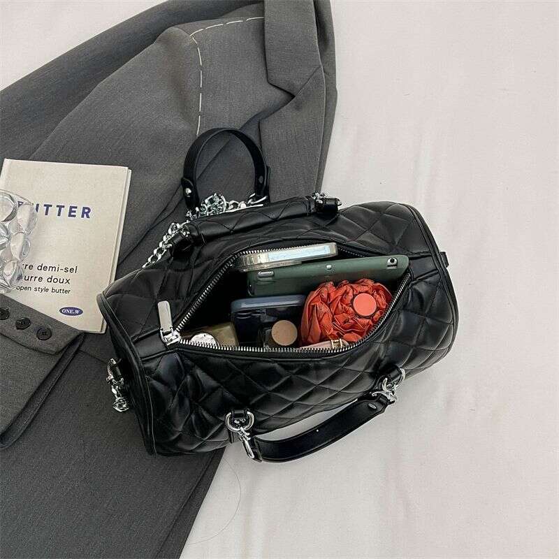 Europe the United States portable pillow ladies spring and summer 2024 new high-grade rhombic chain shoulder slung bag