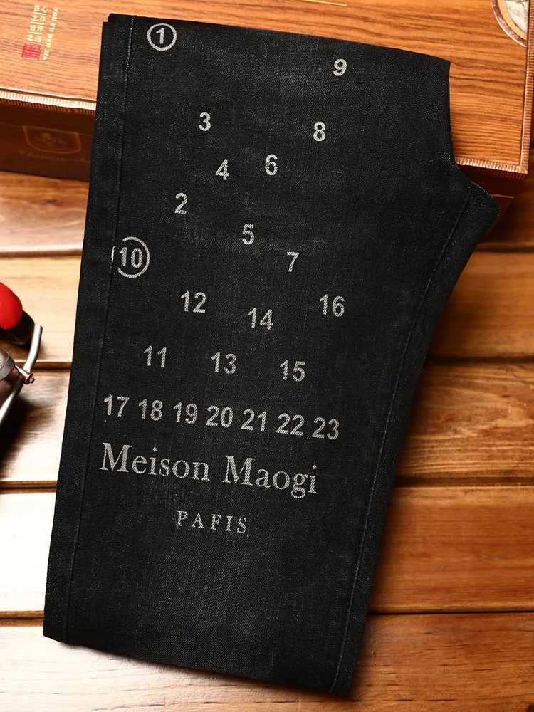 High-end trendy printed jeans for men with elastic slim fit and small feet personalized Korean version of youth casual denim. X250812