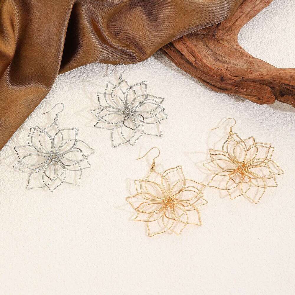 Exaggerated Metal Hollow Flower for Women, High-End Ins Style Woven Geometric Drop Earrings