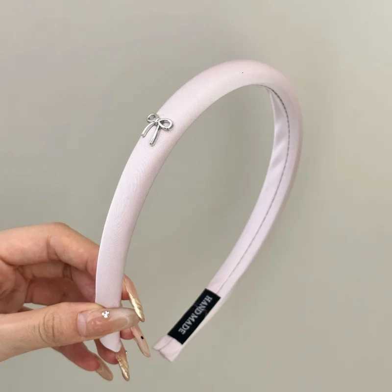 Korean Bow Fabric Sponge Hair Hoops Hairband for Women Sweet Solid Color Elastic Wide Hair Band Wear Hair Accessories X250812
