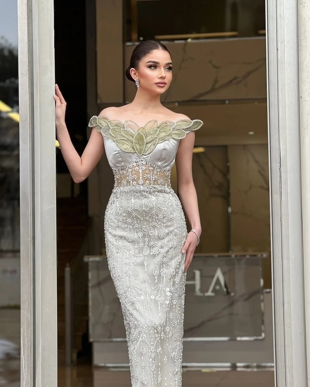 Fashion Evening Dresses For Women Off Shoulder Sleeveless Gown Lace Appliques Floor Length Dress Party Customized Dress
