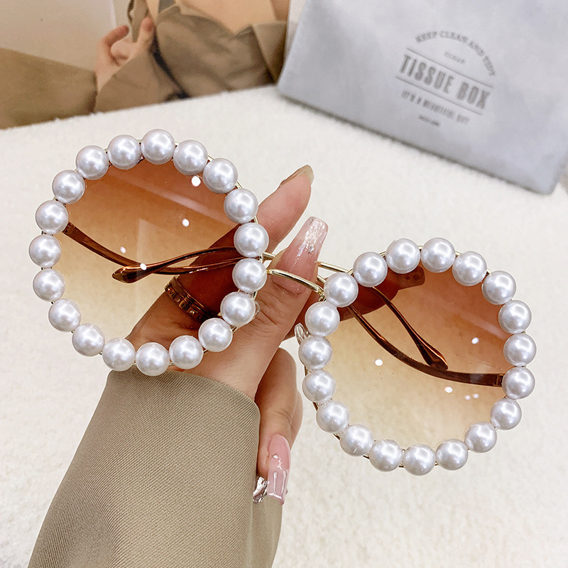 Designer Sunglasses For Women Oversized Sunglasses Fashion Classic Retro Pearl Sunglasses Heart Luxury Polarized Goggle Pilot PC Frame Square UV400 Ey