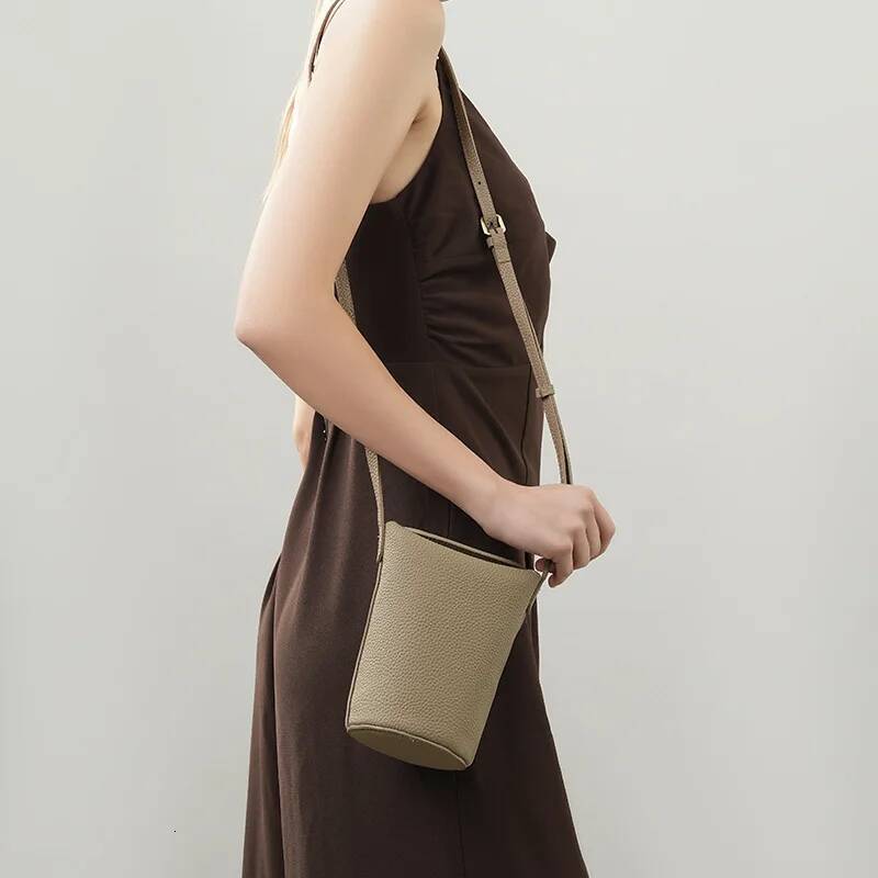 Small and exquisite handbag, soft leather summer women's crossbody bag, top layer cowhide high-end mobile phone bag high-quality