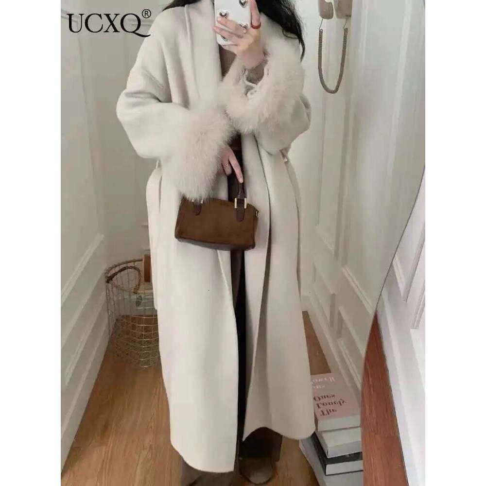 UCXQ Elegant Woolen Coat European Style Cardigan Lace Up Waist Fox Fur Loose All Match Long Jacket Women 2025 Autumn Winter 6790 MDNG 20250811