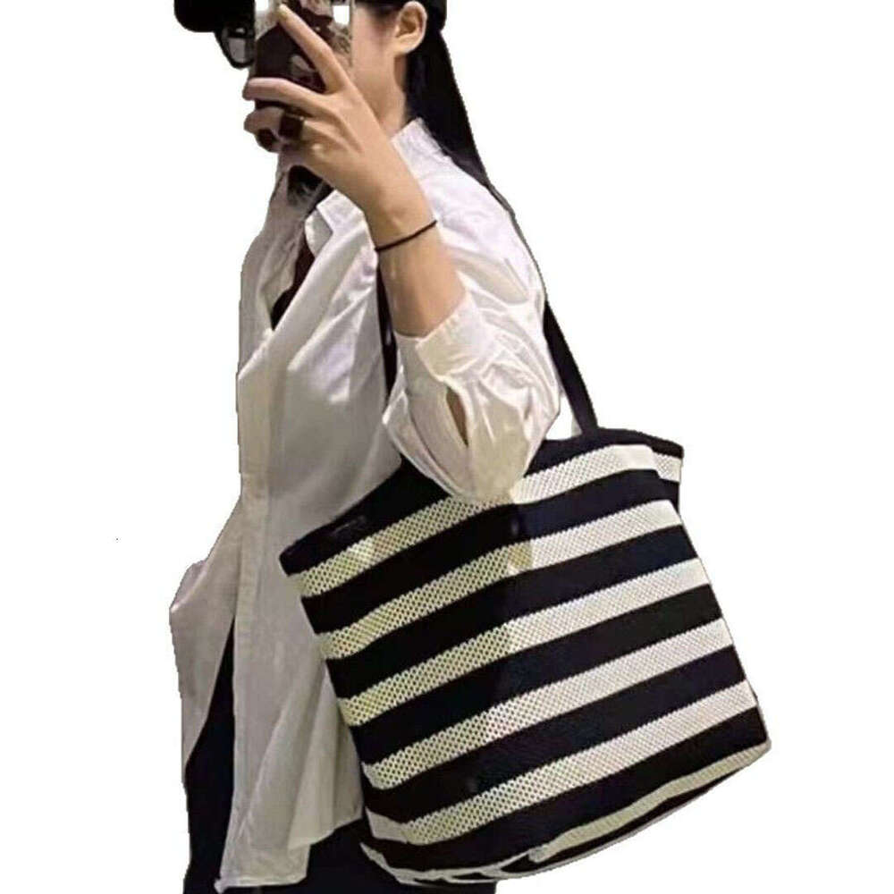 New Large Capacity Single Shoulder Black And White Striped Woven Tote Bag For Beach Vacation Women B5