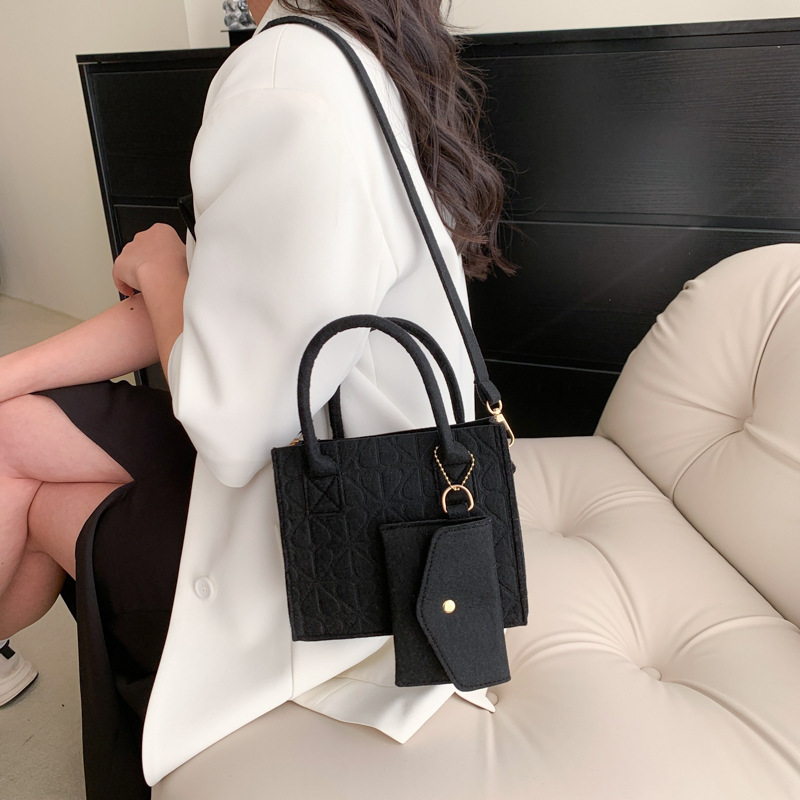 New Textured for Women Trendy Felt Heart Handbag Commuting Casual Stylish Single Shoulder Crossbody Bag ddmymarket