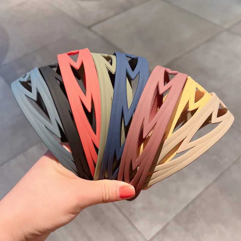 New Fashion All-match Simple Hollow Frosted Non-slip Hair Bands for Women Girls Clamp Hair Accessories Wear X250812
