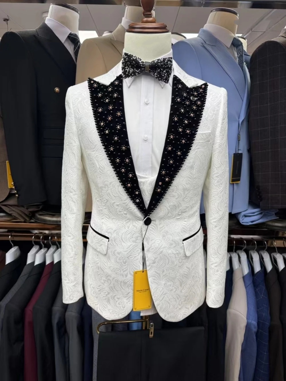 Elegant Men Suits Beading 2 Pieces Set Peaked Lapel Jacket Jacquard Blazer Rhinestone One Button Groom Customized Coat Pants Plus Size