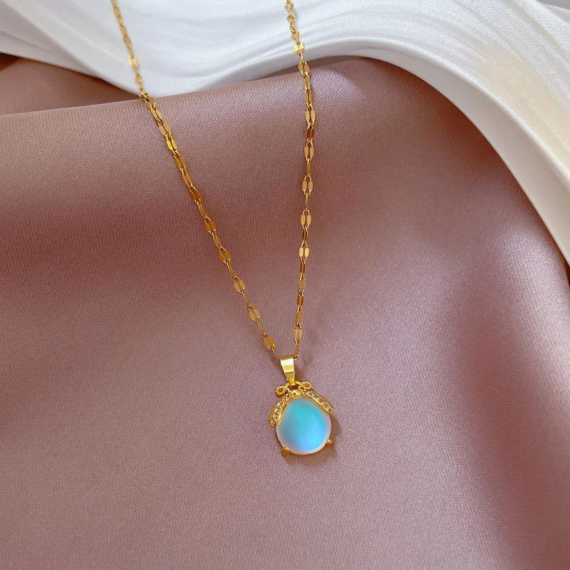 Fashion cute and harmless seven-star ladybug necklace crystal clear crystal aurora bee ladybug personality pendant gift 250807