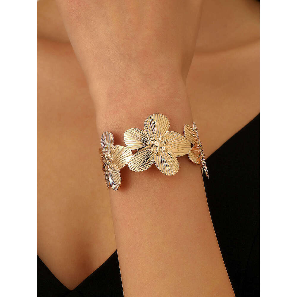 Jewelry Wrinkle Texture Design Sense Flower Earrings Necklace Bracelet Anklet Ring Bangle Set for Women