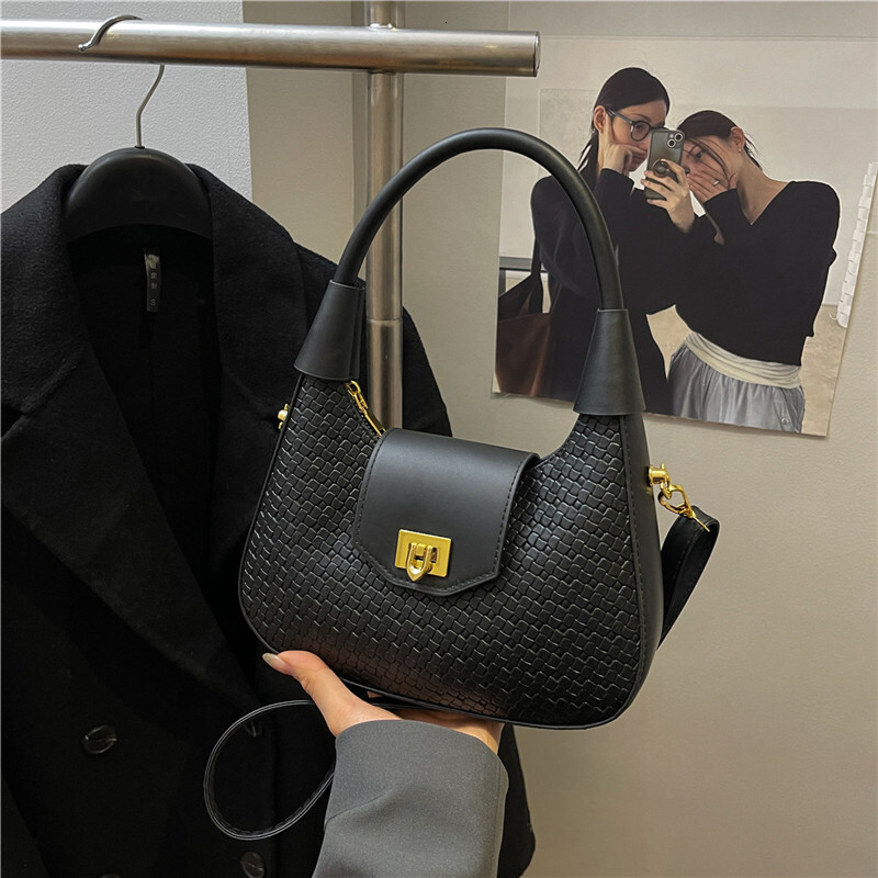 Free Shipping 2025 New Women's Designer Handbag High-quality Woven Crescent Bag Fashionable Retro Crossbody Bag High-end Dinner Dress Bag Wallet