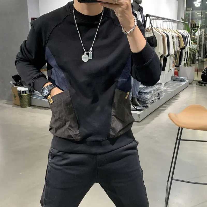 Autumn Fashion Brand Interposer Bag Chic Hong Kong Style Mens Sweatshirt Long Sleeve Round Neck Base Shirt Korean Style Top Y250811