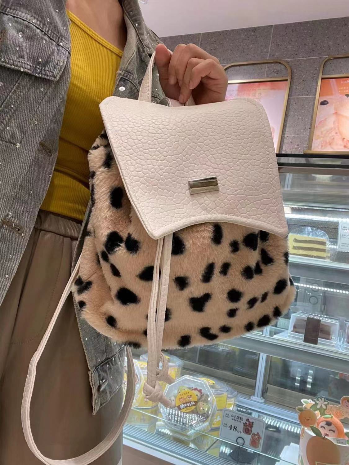 Korean Plush Large Capacity Autumn Winter New Design College Style Versatile Handheld Backpack for Women