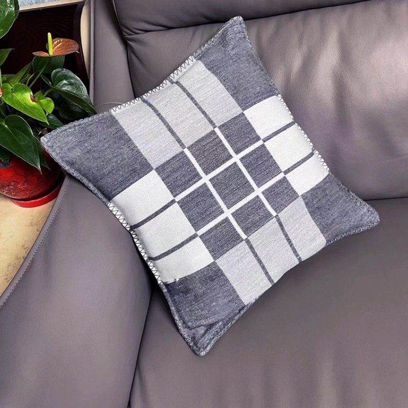 Designer Pillow h Luxury Brand Nordic Style Pillowcase Lunch Break Sofa Cushion Car Waist Back Cushion Knitted Pillowcase Pillow With logo