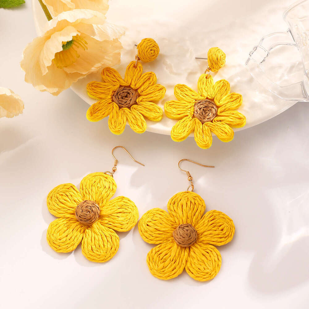 Summer Flower Dopamine Vacation Style Exaggerated Starfish Studs Handwoven Raffia Earrings for Women