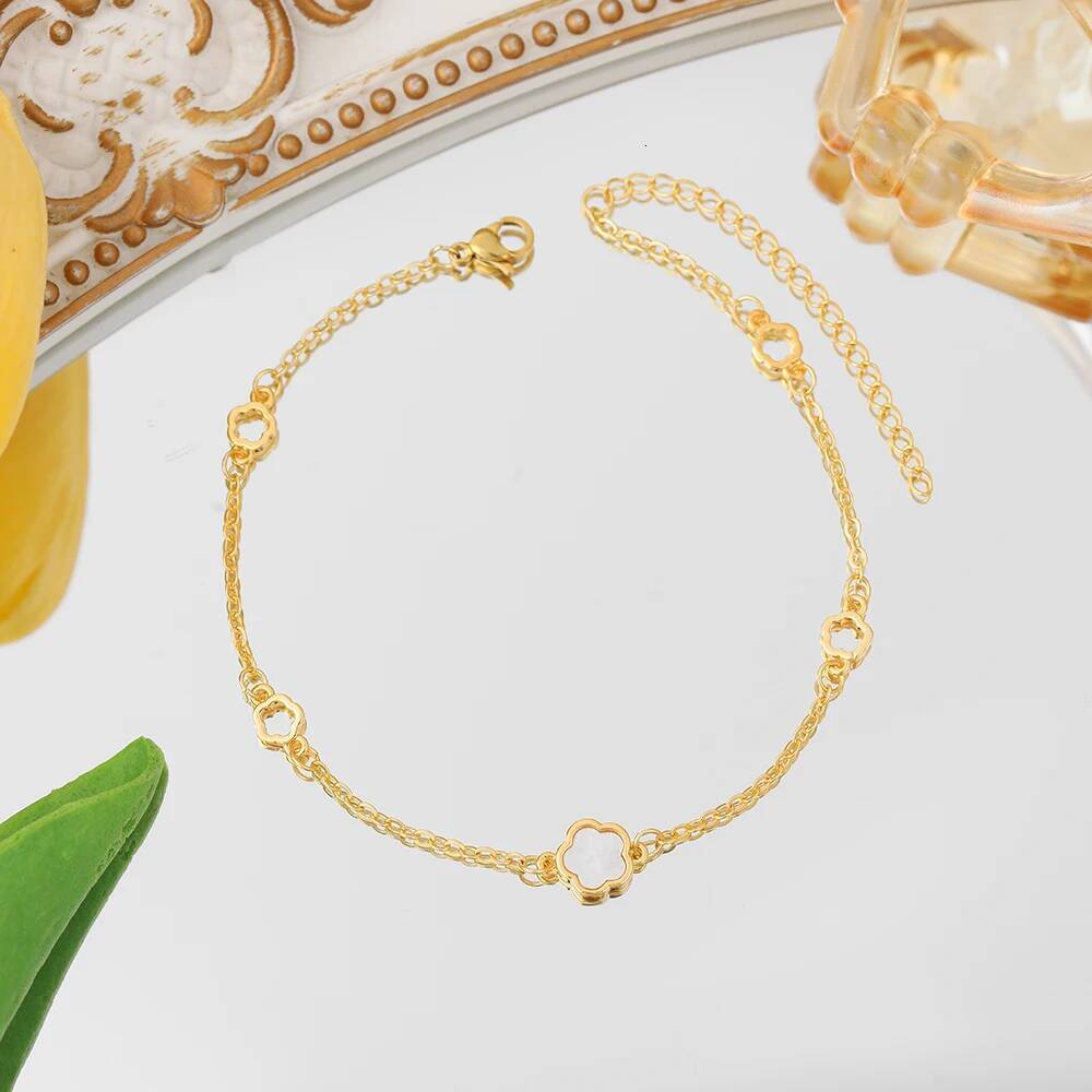 New Hot Sale White Shell Opal Mini Flower Bracelet Metal Stainless Steel Chain Bracelets Adjustable Gold Plated Hand Jewelry