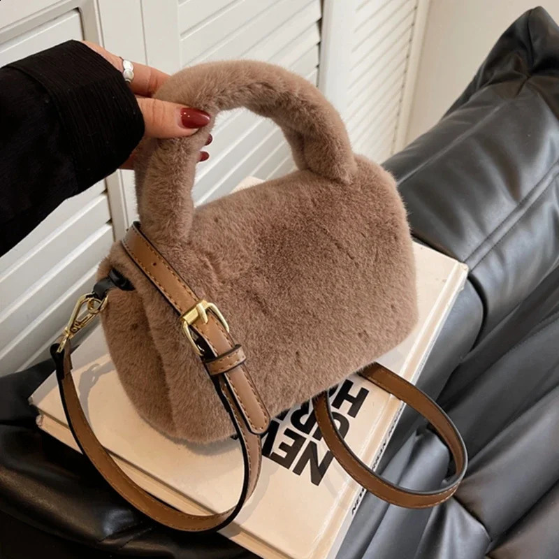 High Quality Winter Fashion Plush Women Fashion Soft Faux Fur Small Tote Female Shoulder Crossbody Purse Trend Handbag 250809