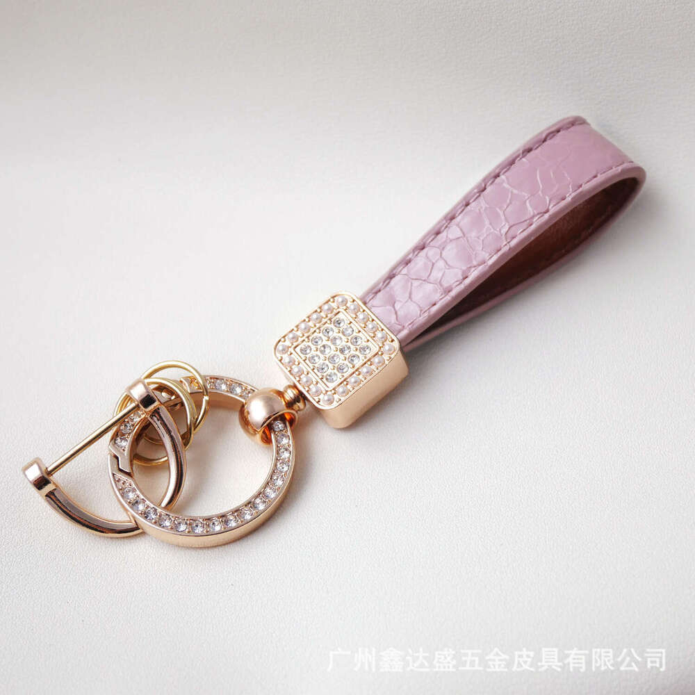 Fashionable Textured Car Keychain Women's Accessories Light Simple Key with Dia Inlaid Spring Ring Small Gift