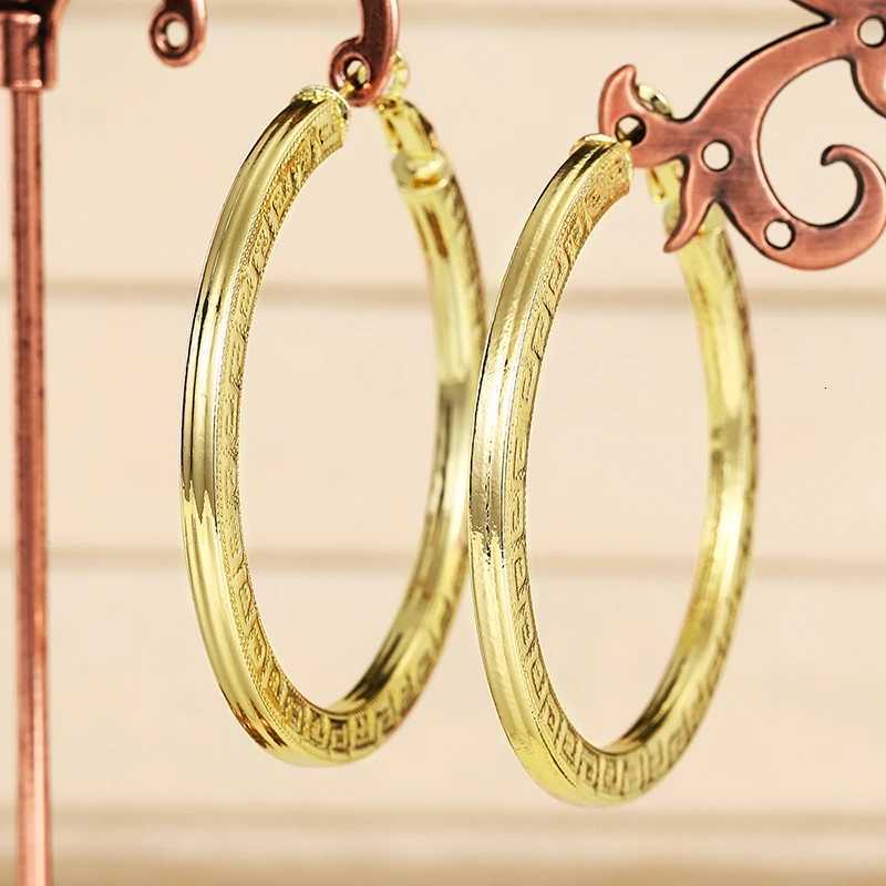 Huitan Trendy Pattern Flat Hoop Earrings for Women Big Circles Metal Gold Color Modern Fashionable Female Accessories Jewelry Y250812