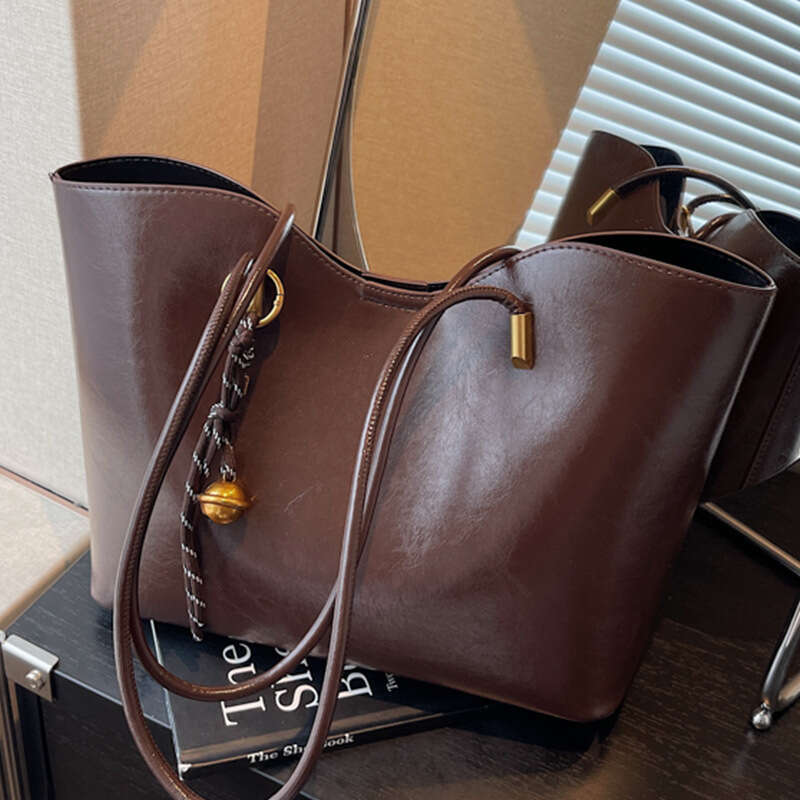 Capacity Tote for Women 2025 New Simple Versatile Casual Lazy Style Luxury Designer Bags Underarm Shoulder Commuter Large Bag