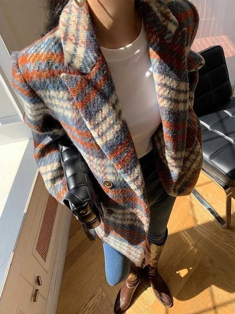Popular Plaid Woolen Coat New Short Tops Hepburn Style Retro Thick Woolen Coat Autumn 2025 Autumn Winter Korean Chic Jackets Z250813