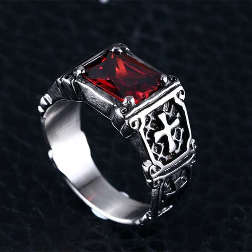 New Fashion Creative Trend Delicate Compact Red Gemstone Cross Pattern Ring Retro Mens Street Party Niche Ring Gift Jewelry W250812