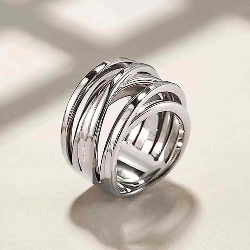 8 Layered Cross Metal Rings for Women Modern Fashion Female Accessories Daily Wear Party Versatile Statement Jewelry W250812