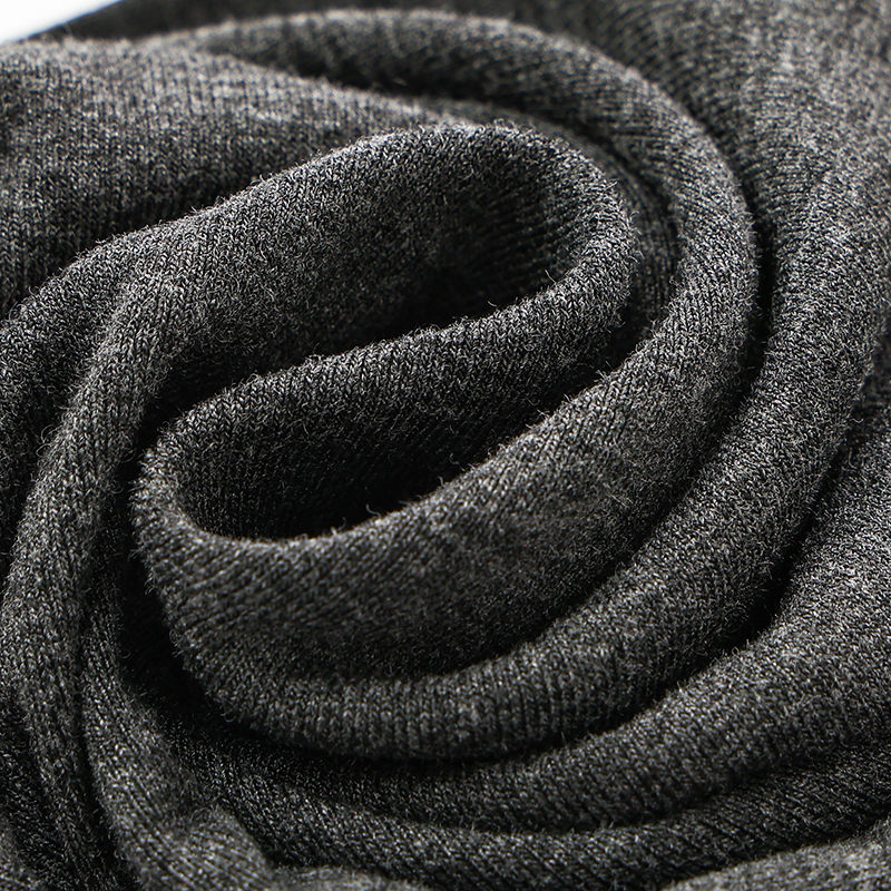 Men's essential lightweight warm autumn pants with a close fit for extra warmth