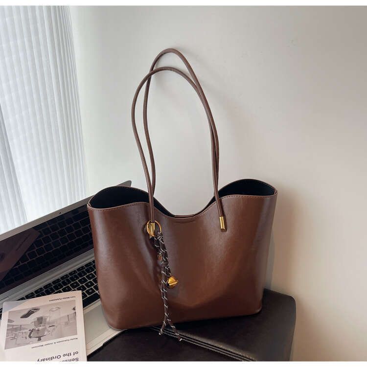Capacity Tote for Women 2025 New Simple Versatile Casual Lazy Style Luxury Designer Bags Underarm Shoulder Commuter Large Bag