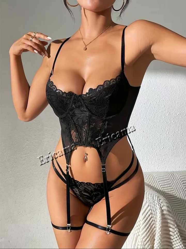 Fashion Personality New Sexy Lingerie Set Steel Ring Bra Lace Mesh Sexy Bra Sexy Cross Webbing Hollow Erotic Lingerie SetXJ250812