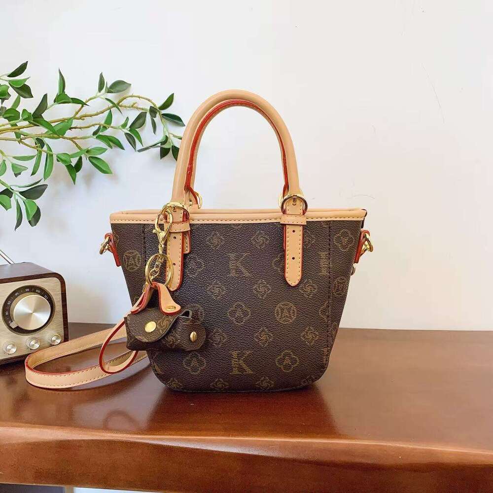 Gutiko New Women's High-Quality Texture Bucket Fashion Tote Versatile Basket Bag Single Shoulder Crossbody