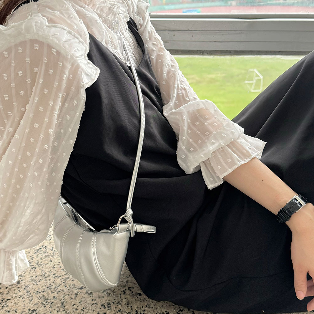 Korean Niche Ox Horn New Fashion Simple Crossbody Dumpling Versatile Shoulder Bag ddmymarket