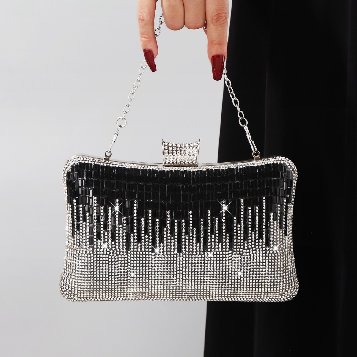 2025 New Cross border Evening Dress Bag Black and White Striped Vertical Crossbody Bag Designer Bag Diamond Inlaid Handbag Shoulder Bag