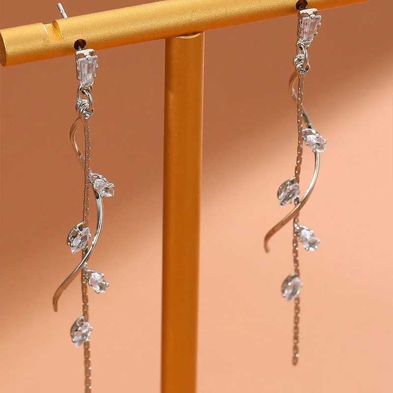 Chic Silver Color Vine Long Drop Earrings With Gleaming Crystal Accents Charming Womens Gala Dinners Jewelry Y250812