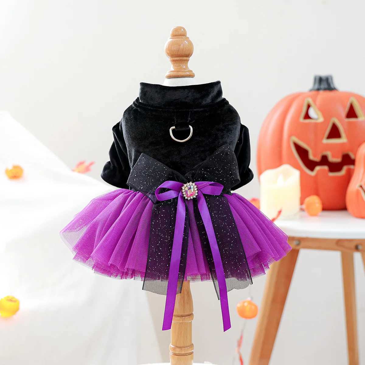 Halloween Pet Costumes Witch Bride Dress with Pumpkin Skull Design for Dogs Cats Elegant Lace Dress Gothic PirateXJ250813