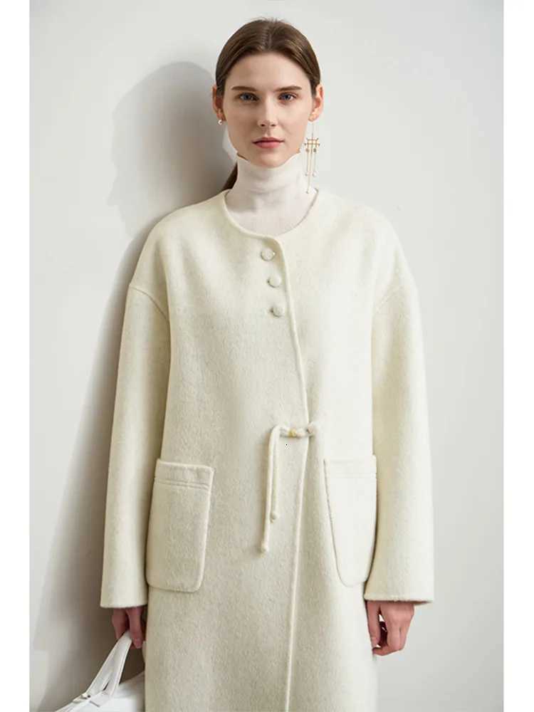 AMII Minimalist Neo-Chinese Woolen Camel Wool Double-Sided Coat for Women 2024 Winter Round Neck Female Loose Outerwear 12444124 Z250813