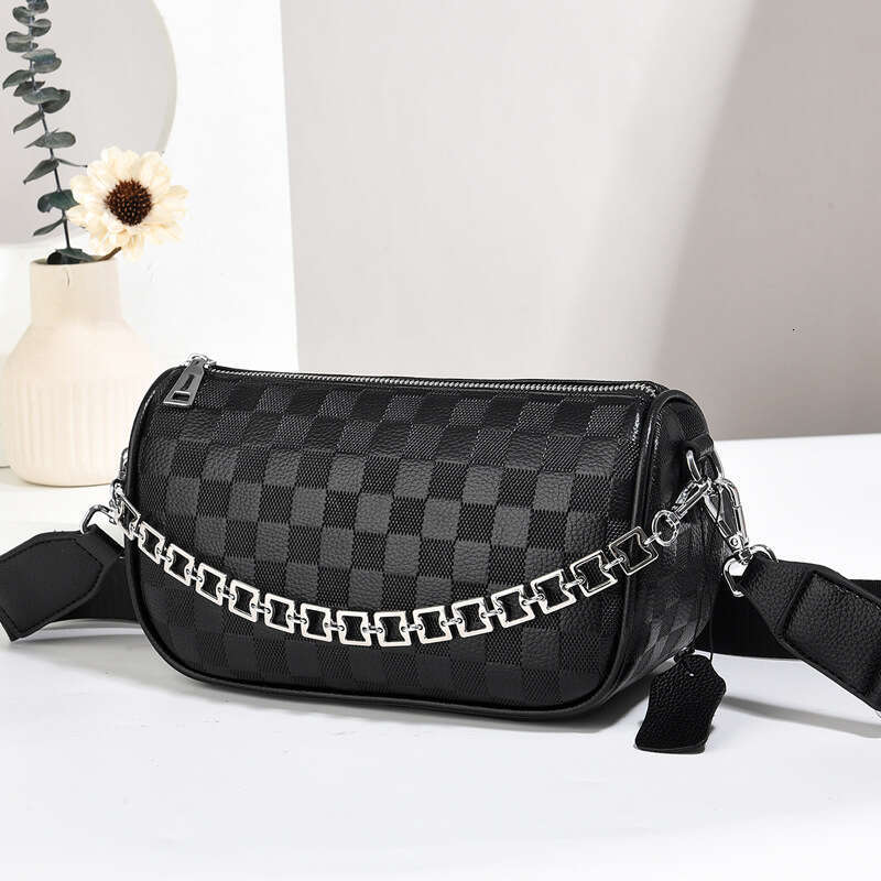New Saddle for Women 2024 Black Chain Casual Stylish Crossbody Korean Style Fashion Bag