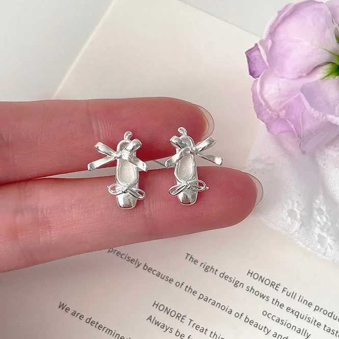 Exquisite Cute Silver Color Ballet Shoes Stud Earrings for Women Playful Students Party Jewelry Accessories Gift Y250812