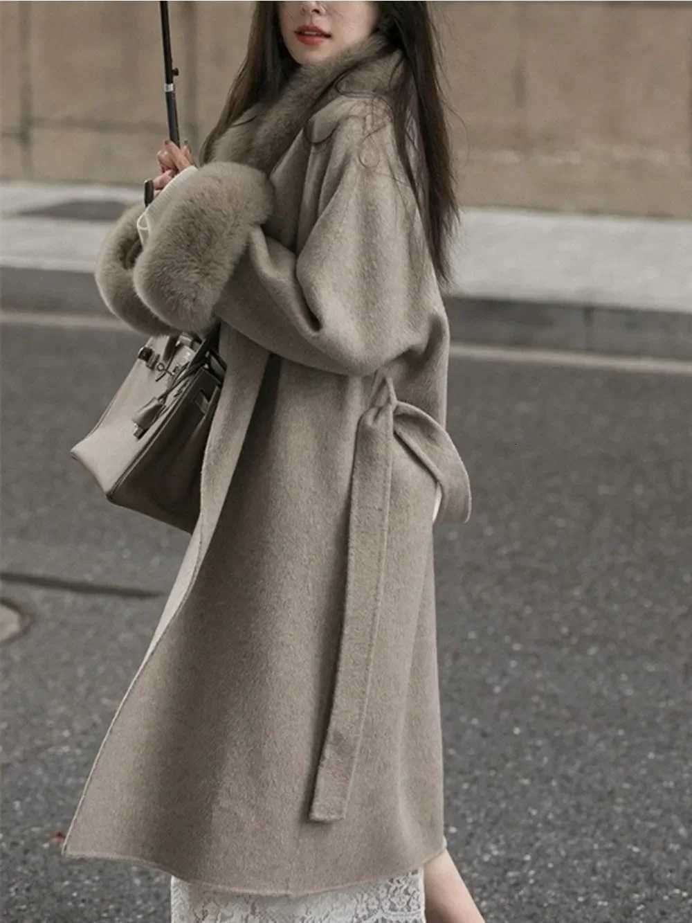 2024 Autumn Winter New Women Long Loose Belt Fashion Woolen Coat Female with Detachable Fur Sleeves and Real Fur Collar Wool Jacket Z250813